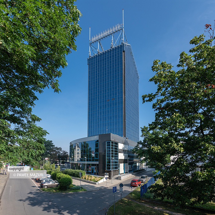 P18_9046_200814