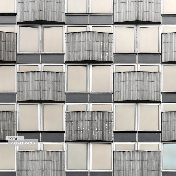 P18_9173_200827